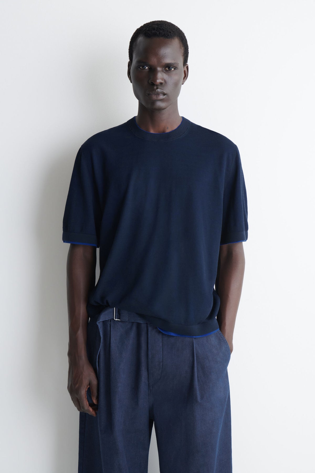 CAMISETA DE ALGODÓN TEJIDA EN CAPAS - AZUL MARINO / AZUL COBALTO