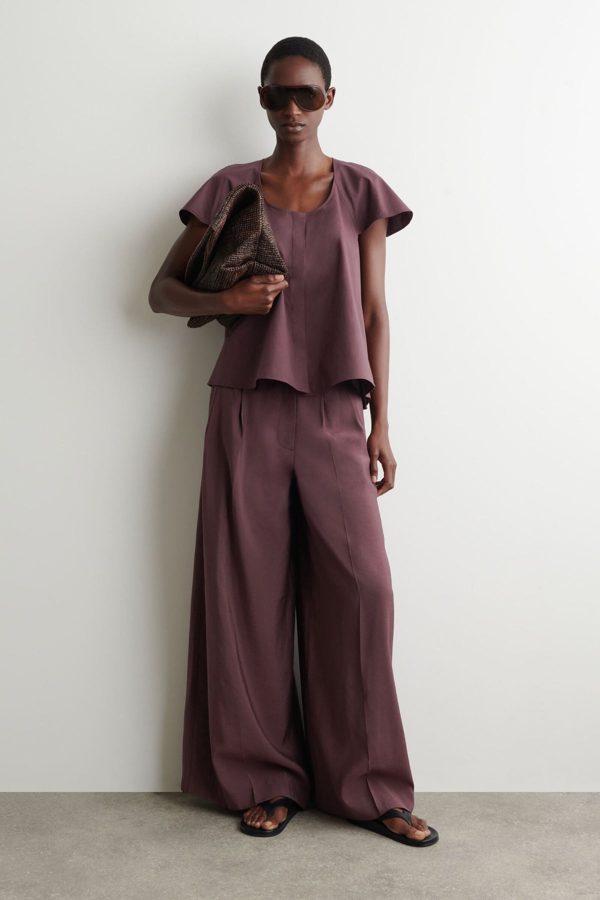 PANTALONES DE MODAL PLISADOS DE PIERNA ANCHA - ROJO OSCURO