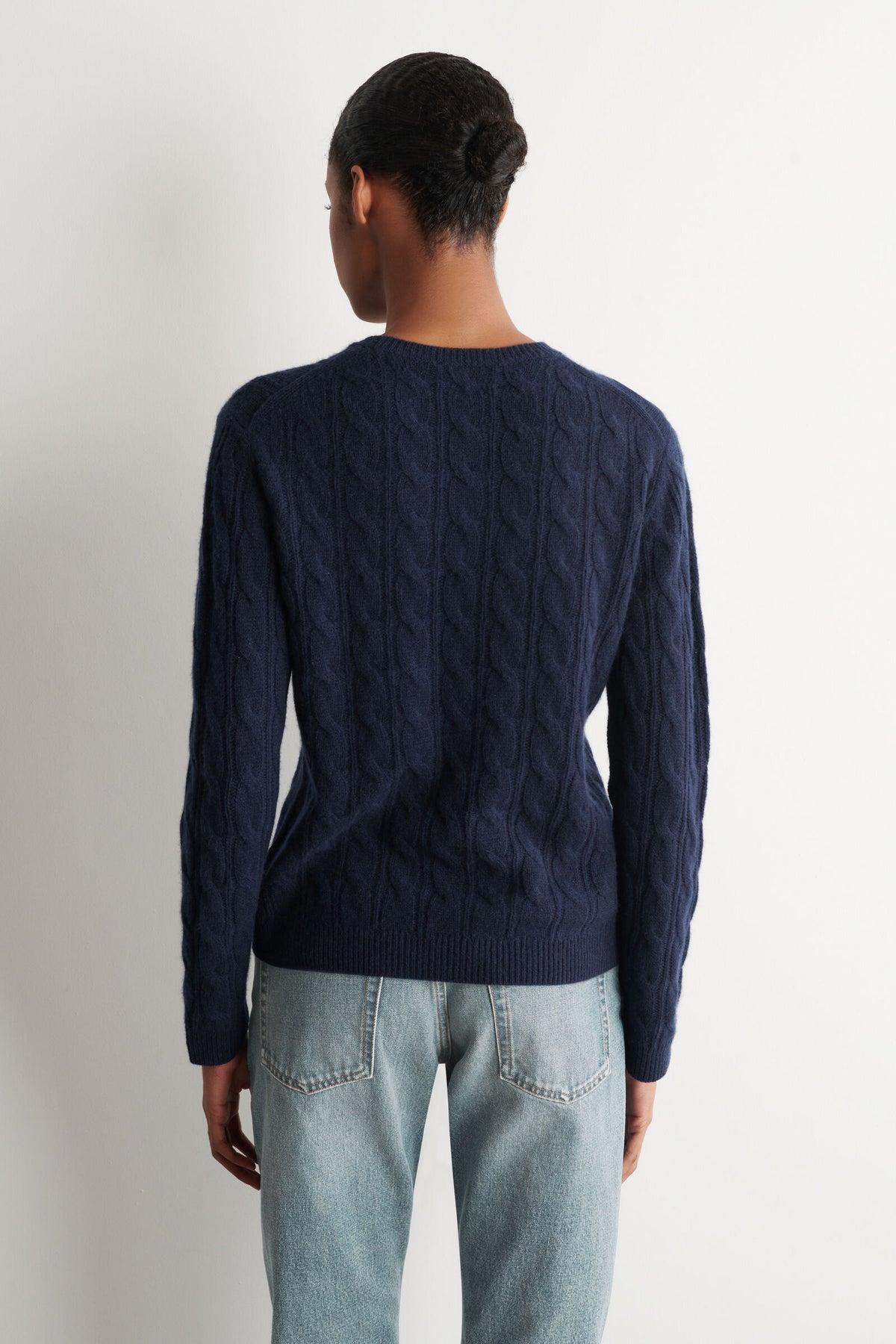 SUÉTER DE CASHMERE TEJIDO DE TRENZA - AZUL MARINO