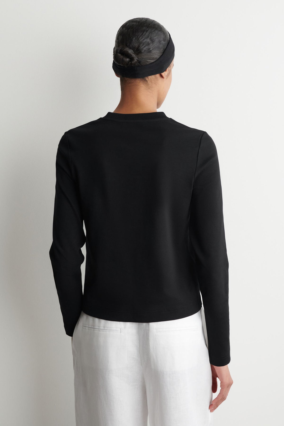 CAMISETA DE MANGA LARGA DE CORTE LIMPIO - NEGRO