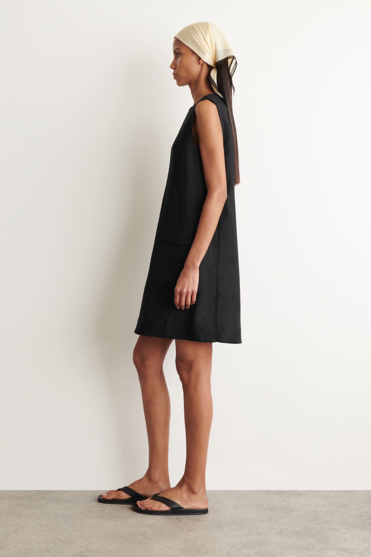 VESTIDO MINI DE LINO - NEGRO - StillMedia/Lookbook