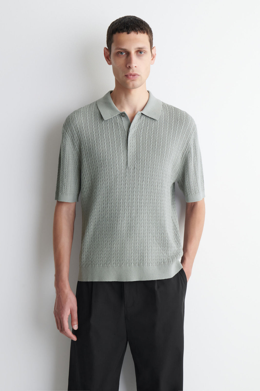 POLO DE ALGODÓN Y LINO TEJIDO EN TRENZAS - GRIS