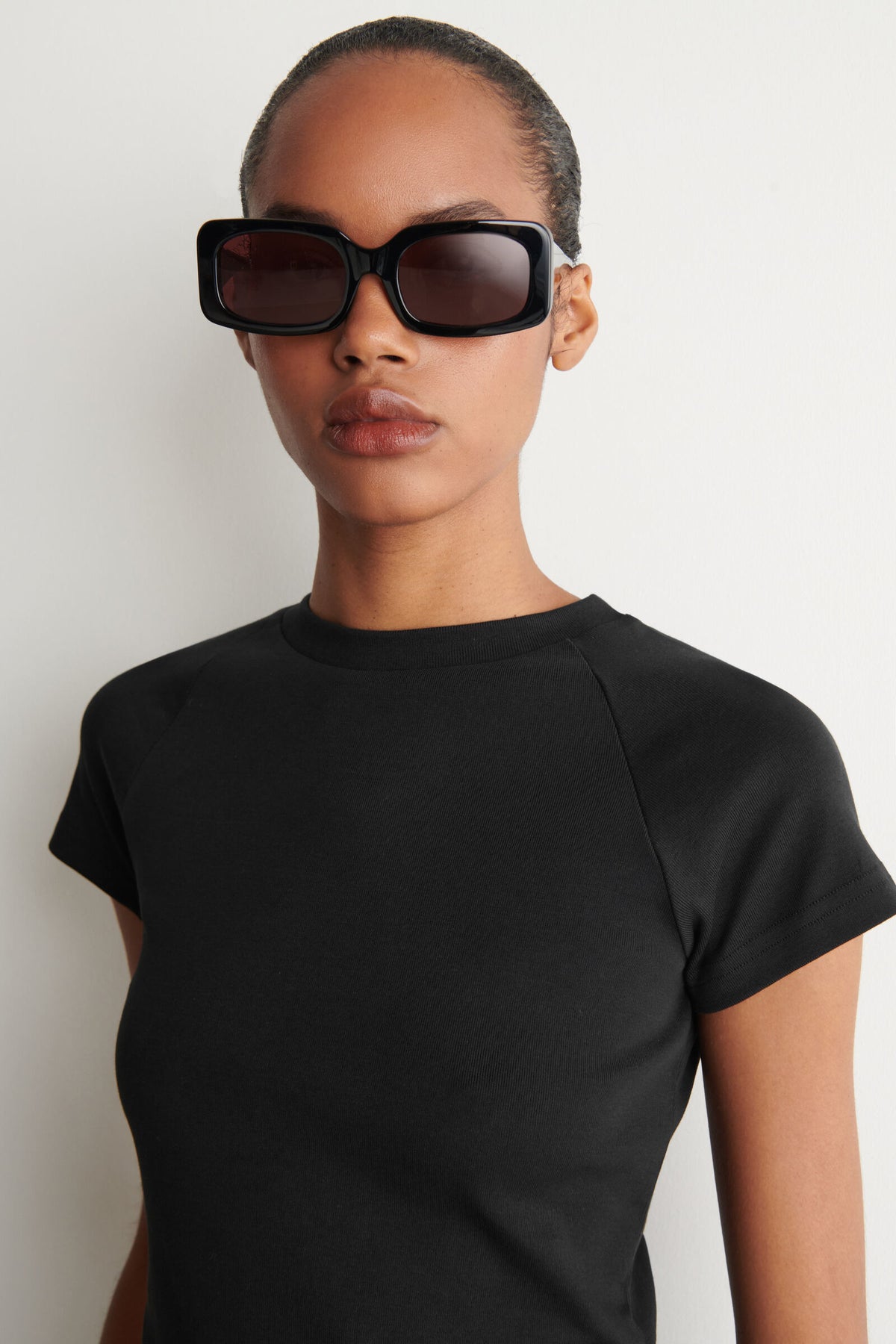 CAMISETA RAGLÁN DE ALGODÓN AJUSTADA - NEGRO