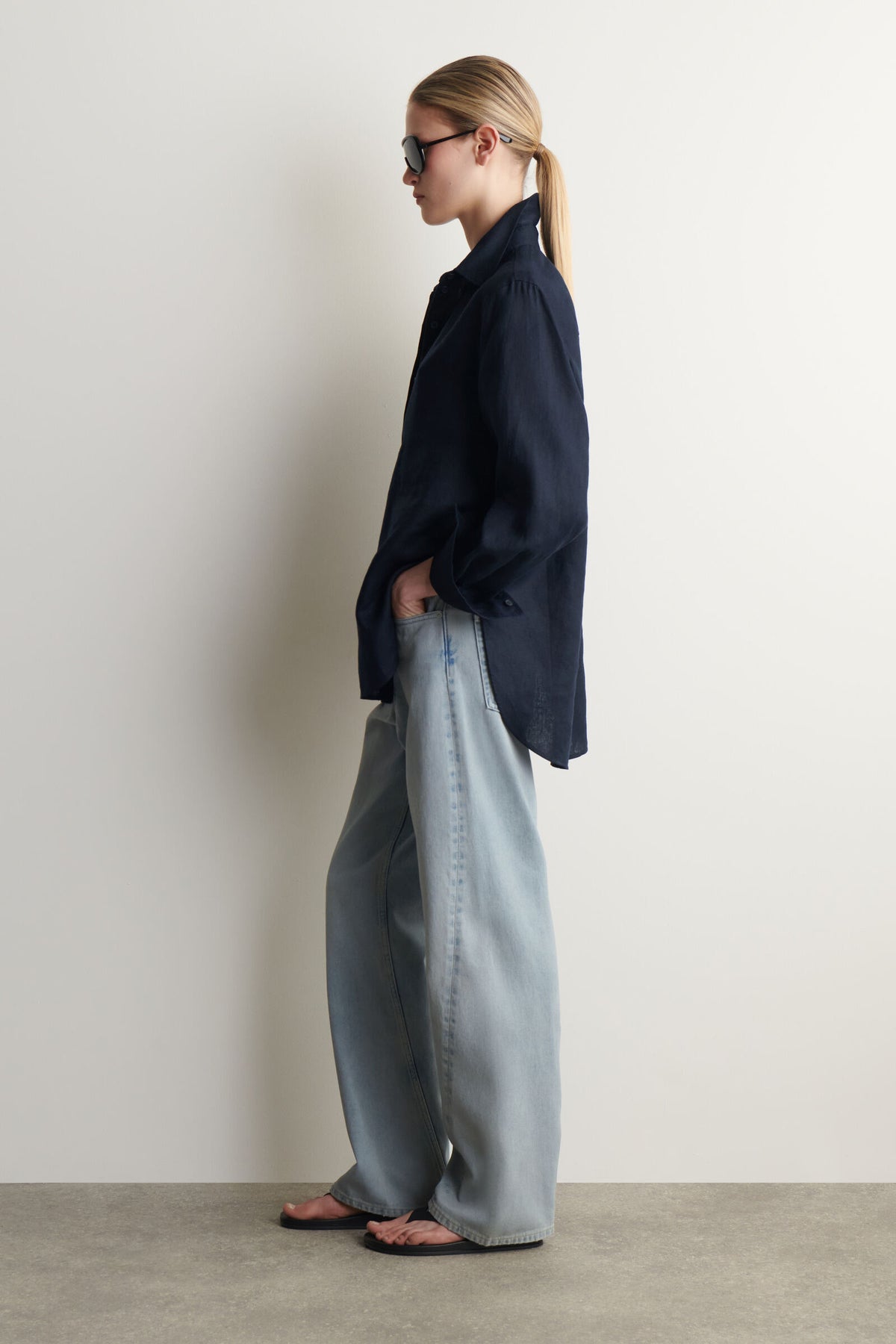 CAMISA DE LINO CON CUELLO ABOTONADO - MARINO - StillMedia/Lookbook