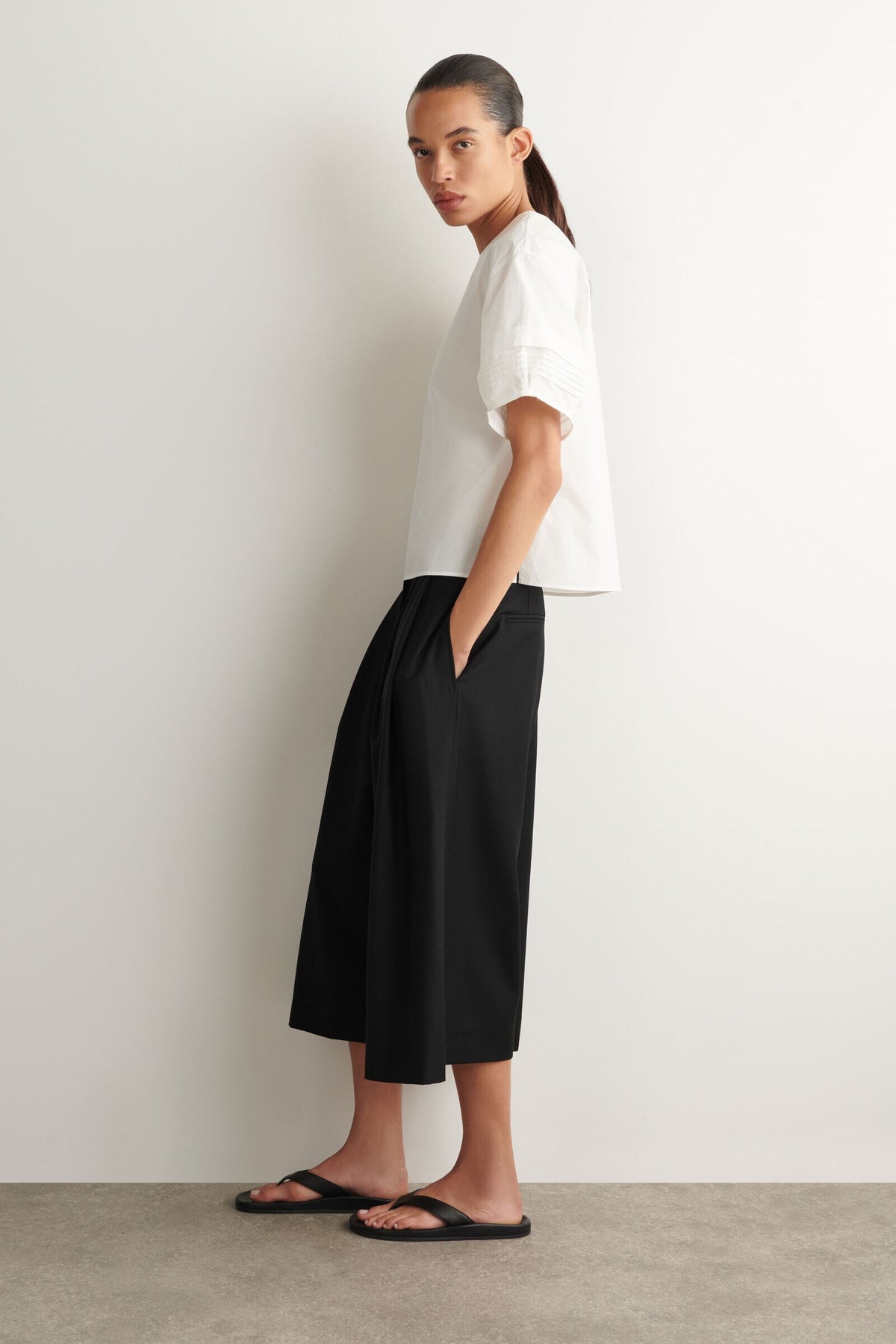 BLUSA DE ALGODÓN CON PLIEGUES - CRUDO