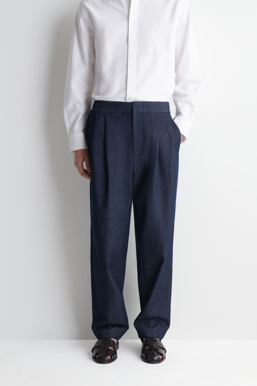 PANTALONES TAPERED DE AJUSTE RELAJADO CON EFECTO DENIM - ÍNDIGO
