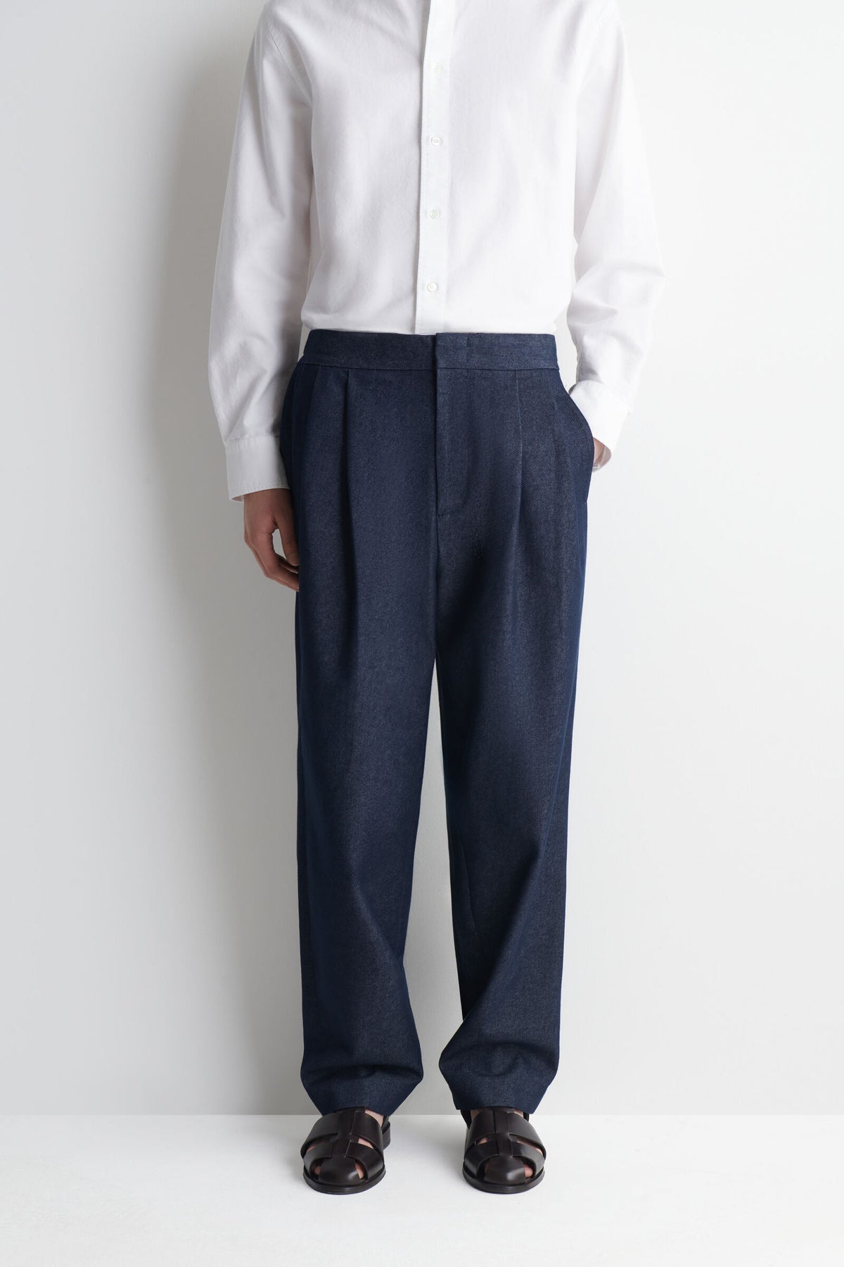 PANTALONES TAPERED DE AJUSTE RELAJADO CON EFECTO DENIM - ÍNDIGO