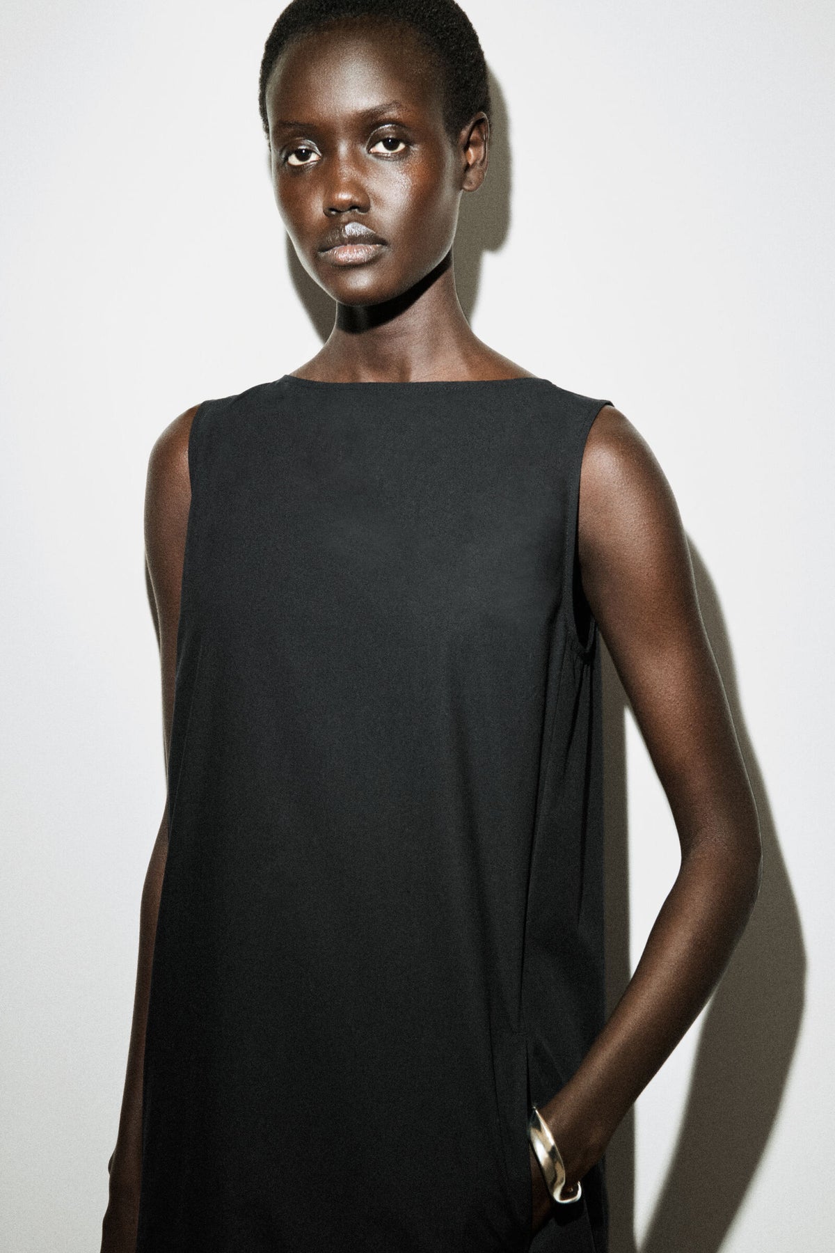 VESTIDO MIDI DE ALGODÓN CON DOBLADILLO CAÍDO - NEGRO - StillMedia/Lookbook