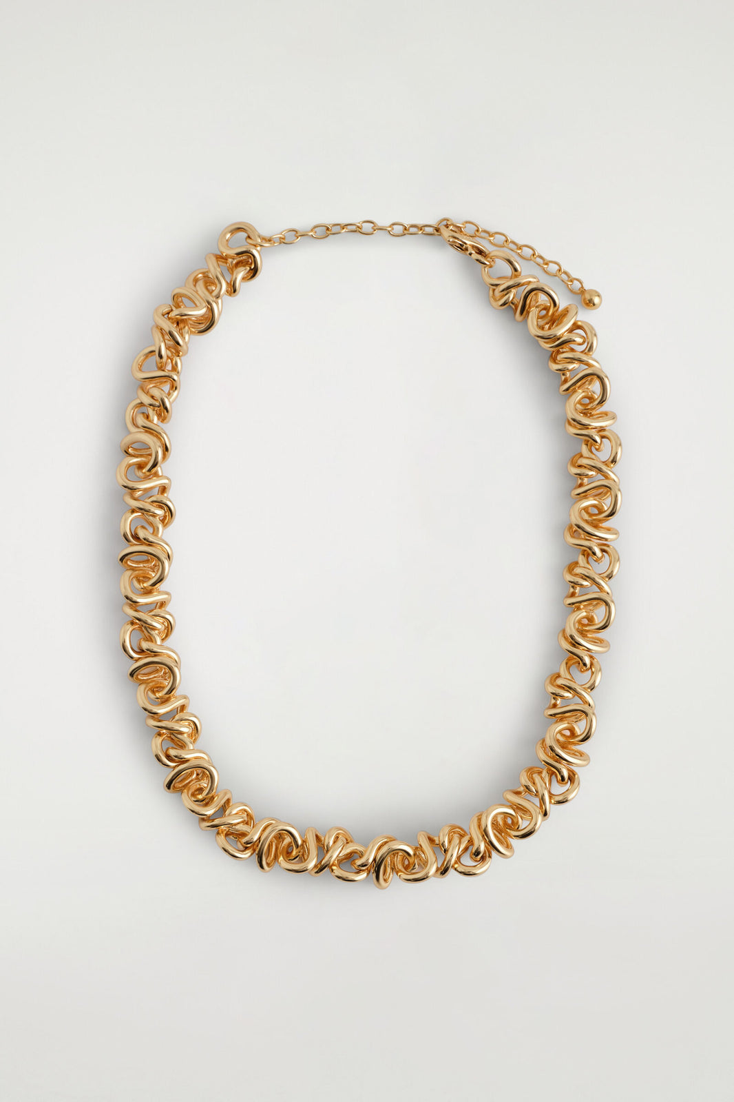 COLLAR DE CADENA ANUDADA - DORADO | DescriptiveStillLife
