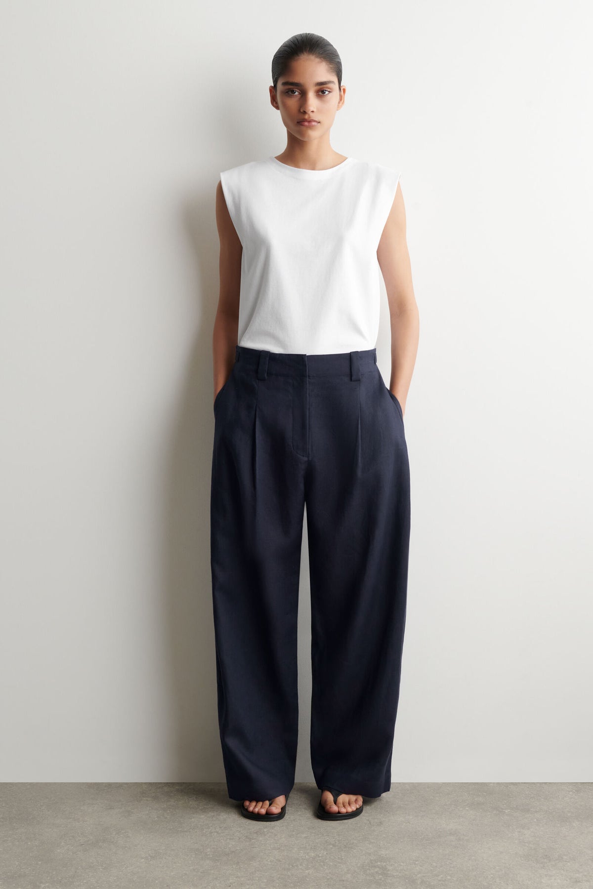 PANTALONES DE LINO CONDETALLE DE HEBILLA - AZUL MARINO