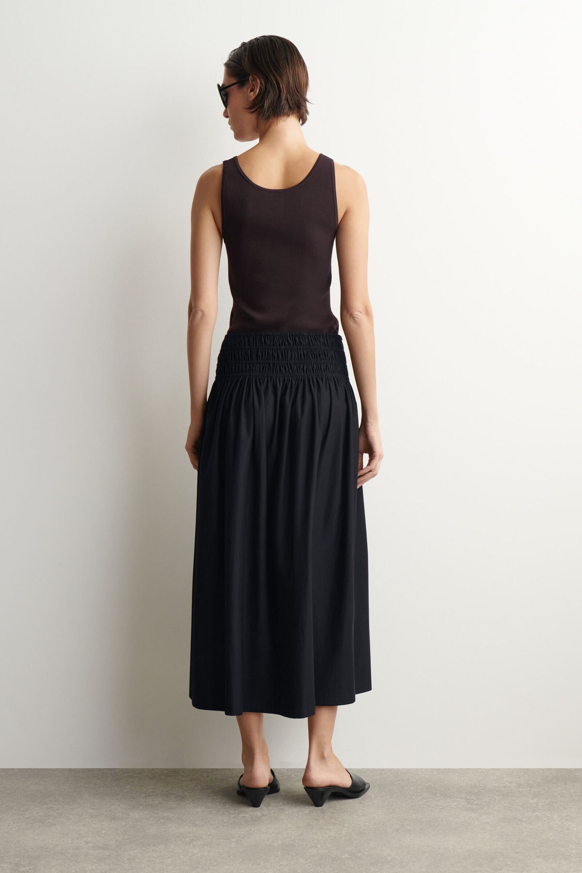 FALDA MIDI CON CINTURA FRUNCIDA - NEGRO