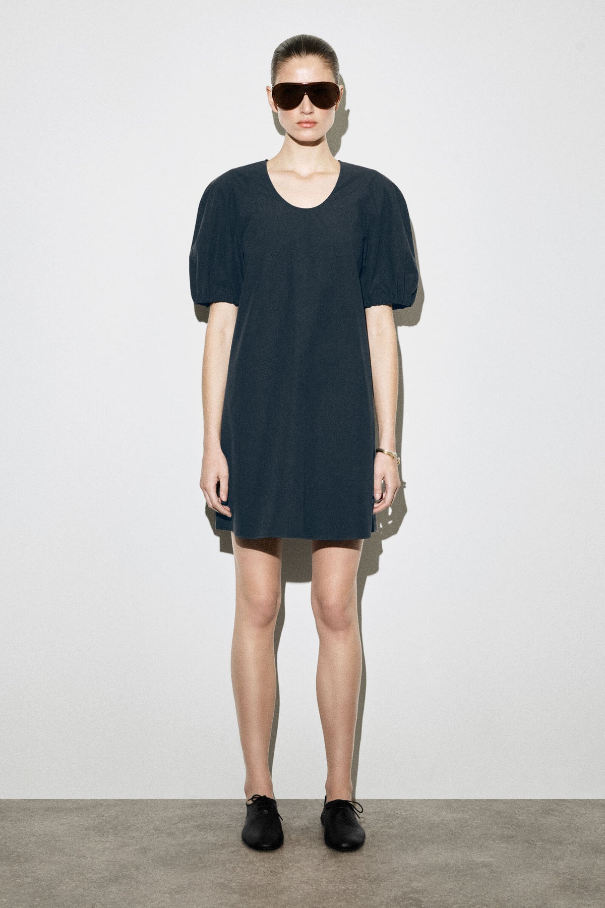 VESTIDO MINI DE ALGODÓN CON MANGAS ABULLONADAS - NEGRO - StillMedia/Lookbook