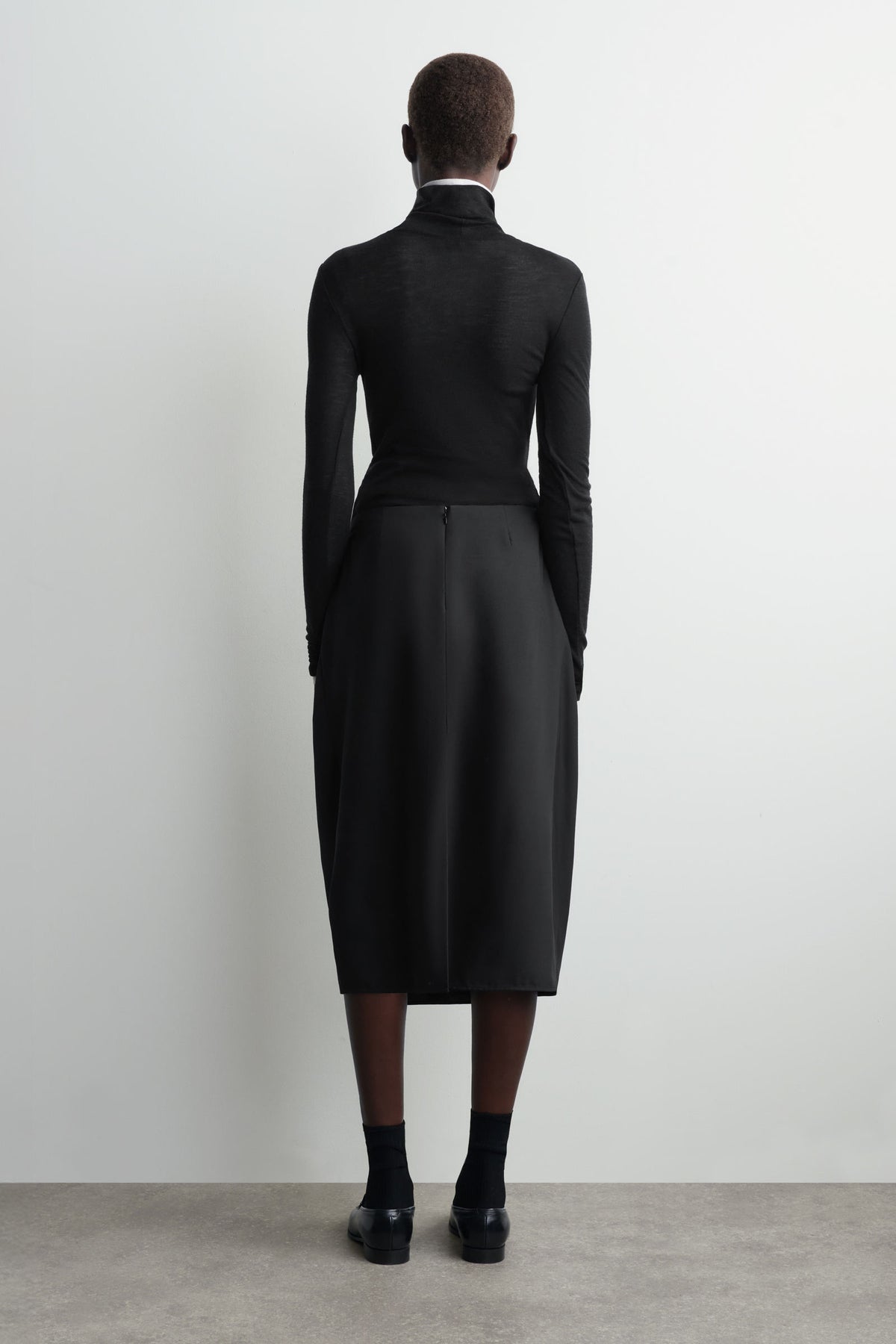 FALDA TULIPÁN DE LANA PLISADA DE LARGO MEDIO - NEGRO - StillMedia/Lookbook