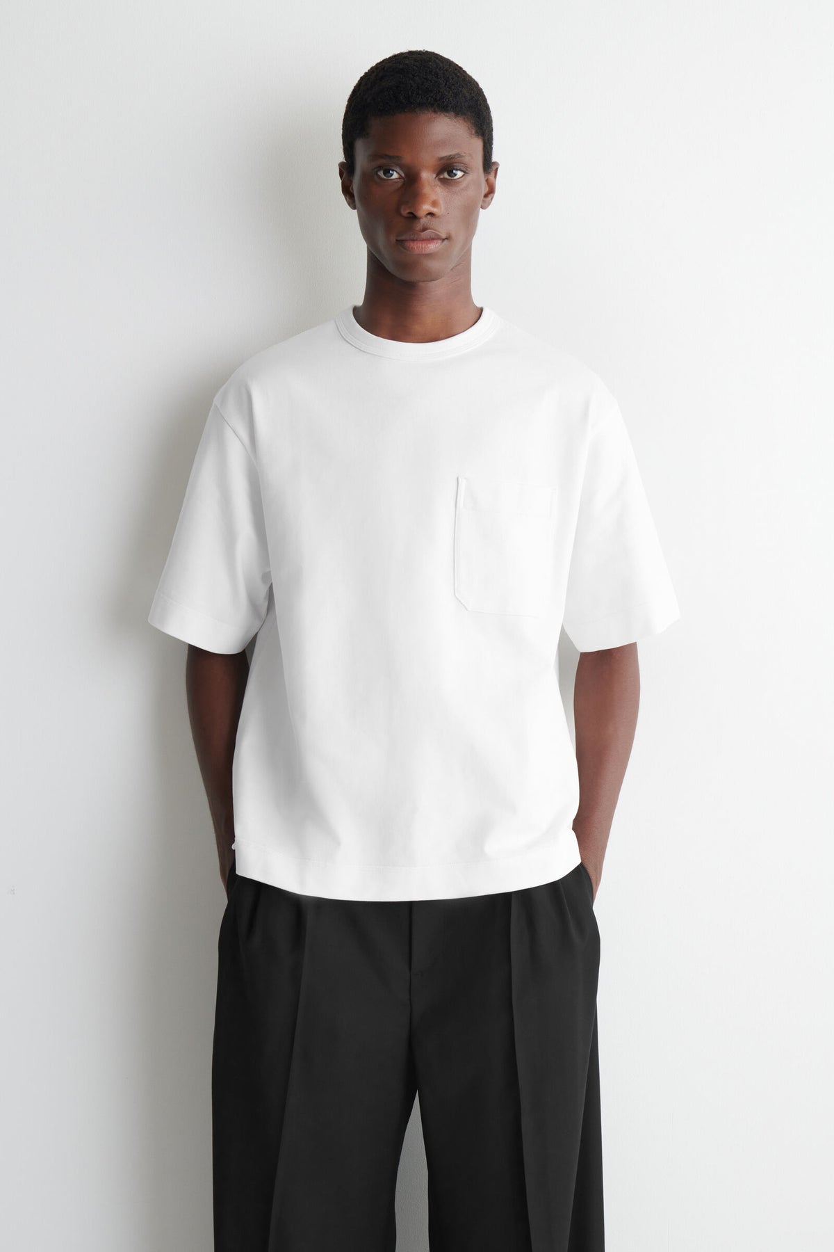 CAMISETA OVERSIZE CON BOLSILLOS - BLANCO