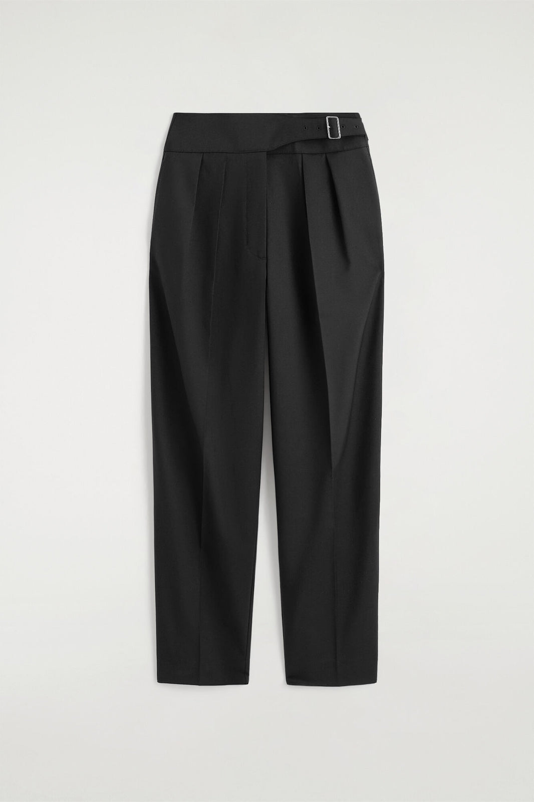 PANTALONES DE PIERNA BARREL CON FAJÍN - NEGRO | DescriptiveStillLife