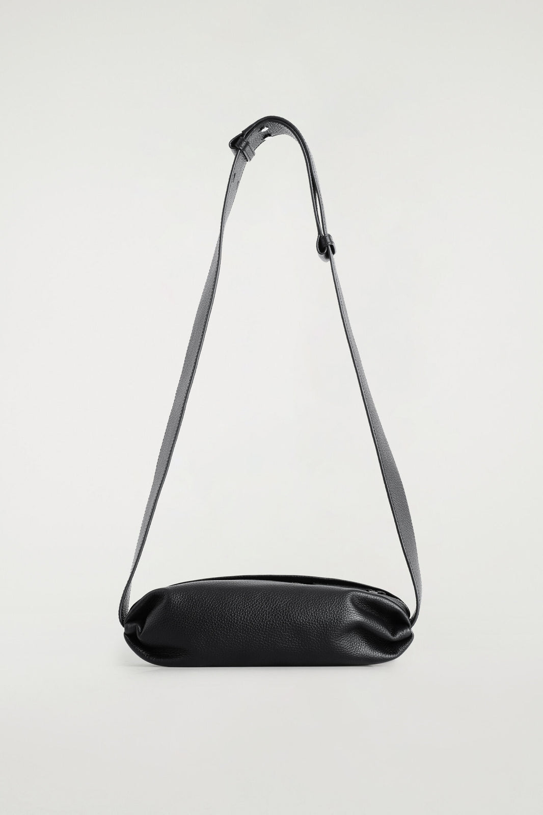 BOLSO CRUZADO DE MÓDULO - CUERO - NEGRO | DescriptiveStillLife