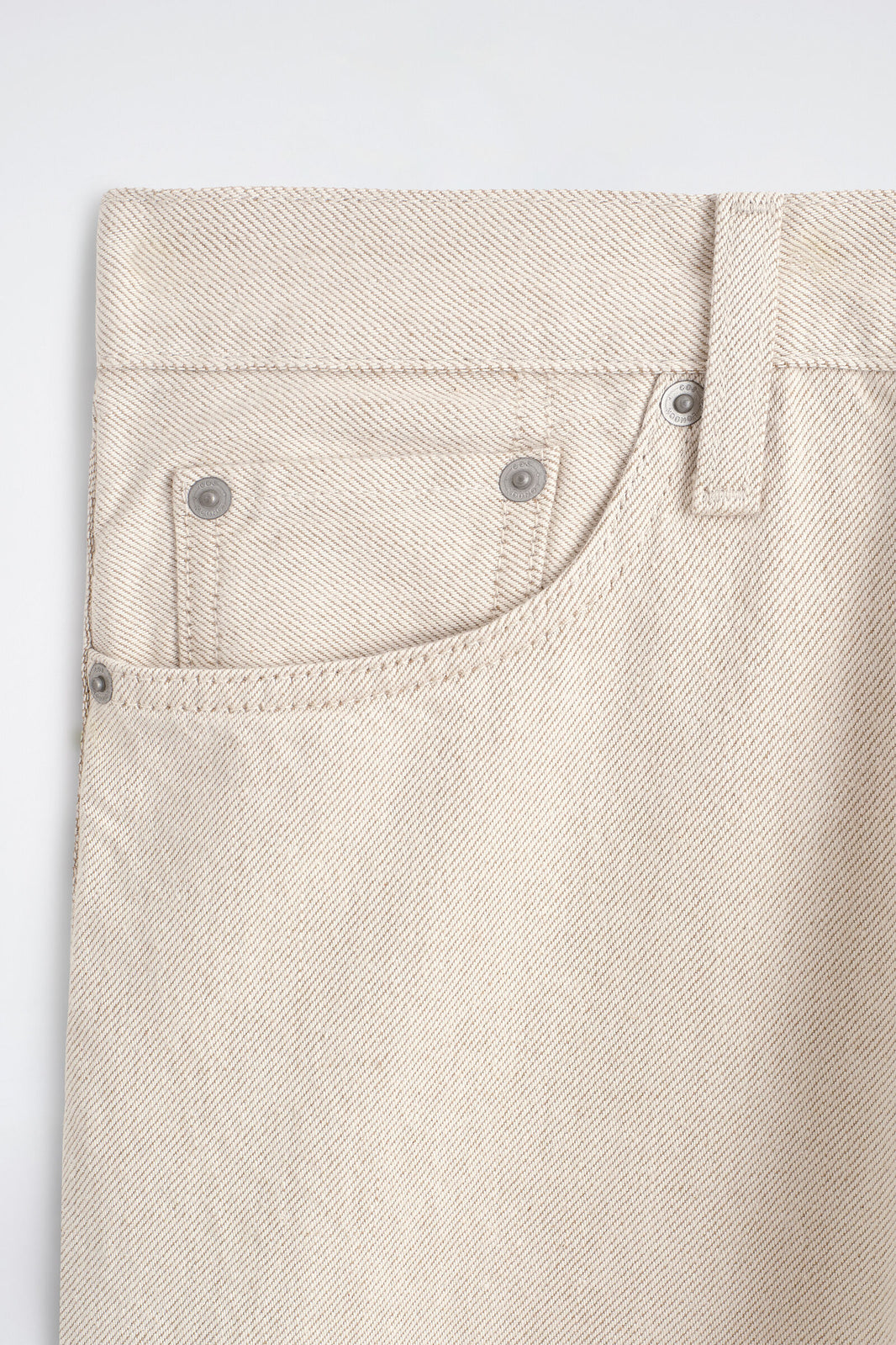 JEANS DE CORTE REGULAR Y PIERNA RECTA DE LA MARCA - BEIGE | DescriptiveDetail