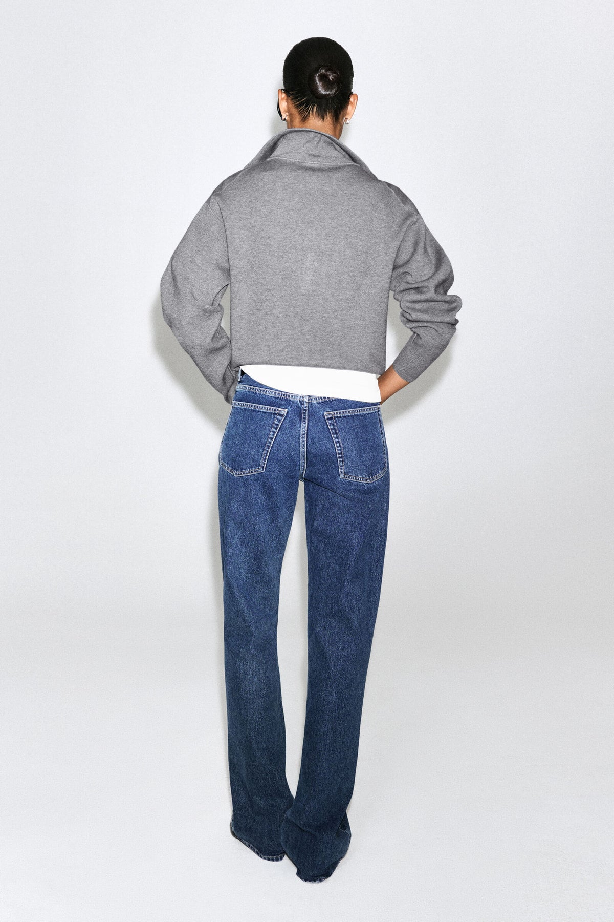SWEATER DE PUNTO CON MEDIO CIERRE Y CUELLO DE EMBUDO - GRIS MEZCLA