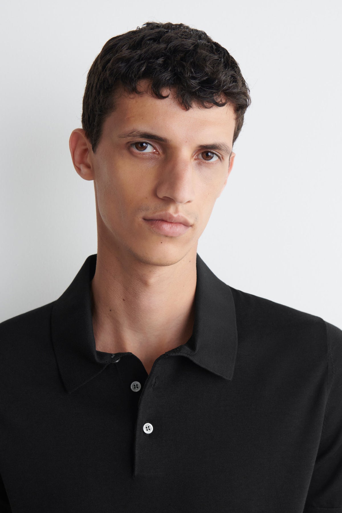 POLO DE SEDA TEJIDO SLIM - NEGRO