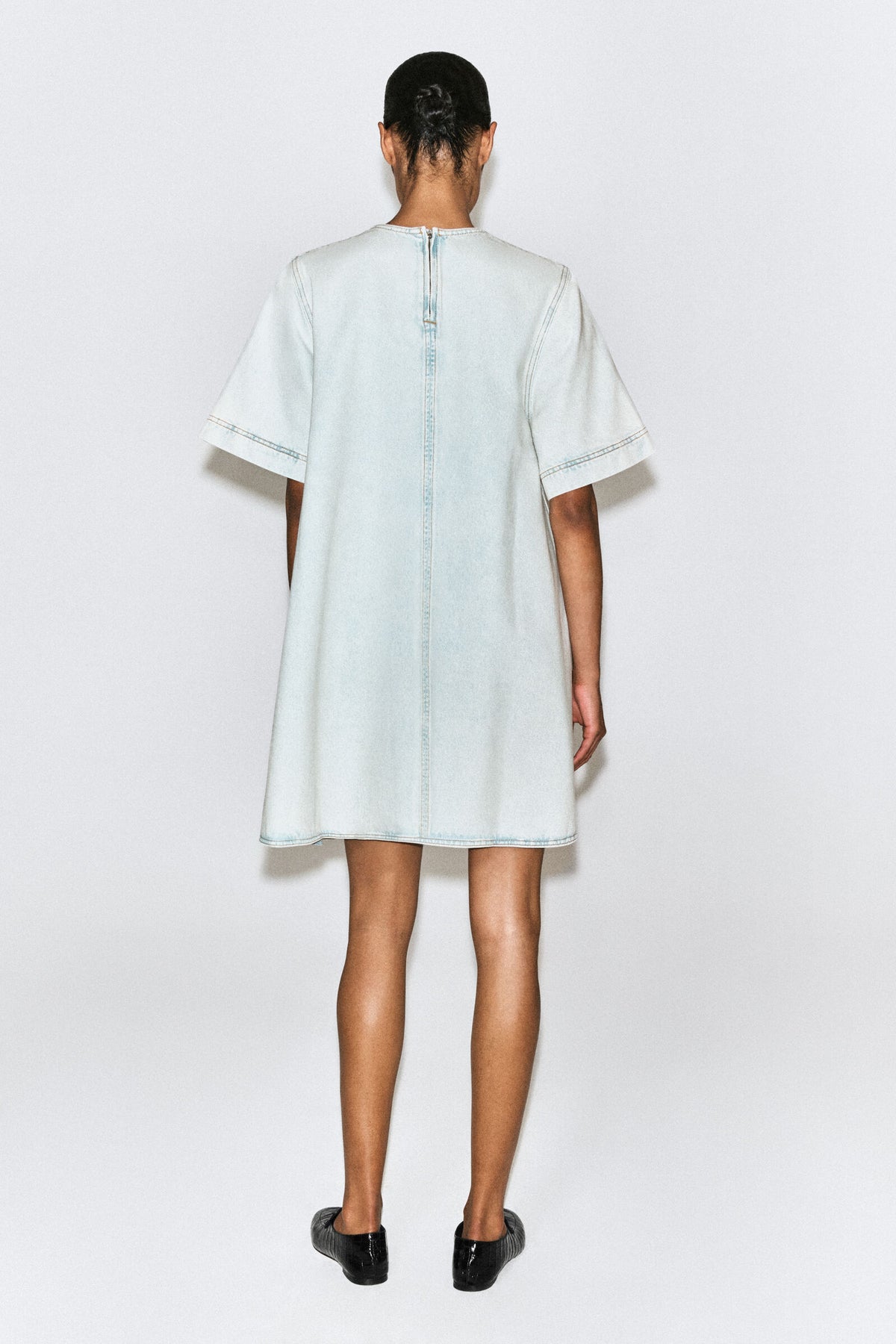 VESTIDO DE MEZCLILLA ACAMPANADO - AZUL CLARO