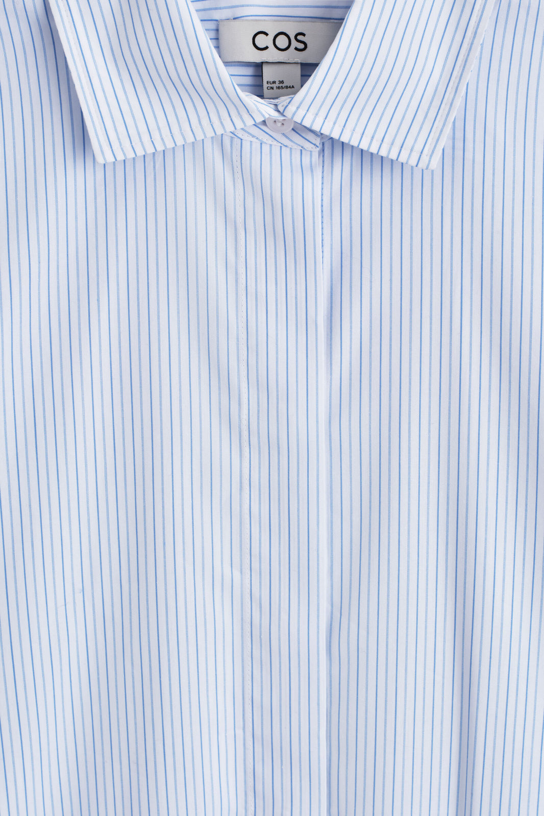 CAMISA DE MEZCLA DE ALGODÓN A RAYAS CON CUELLO RECORTADO - AZUL / BLANCO / RAYADO | DescriptiveDetail