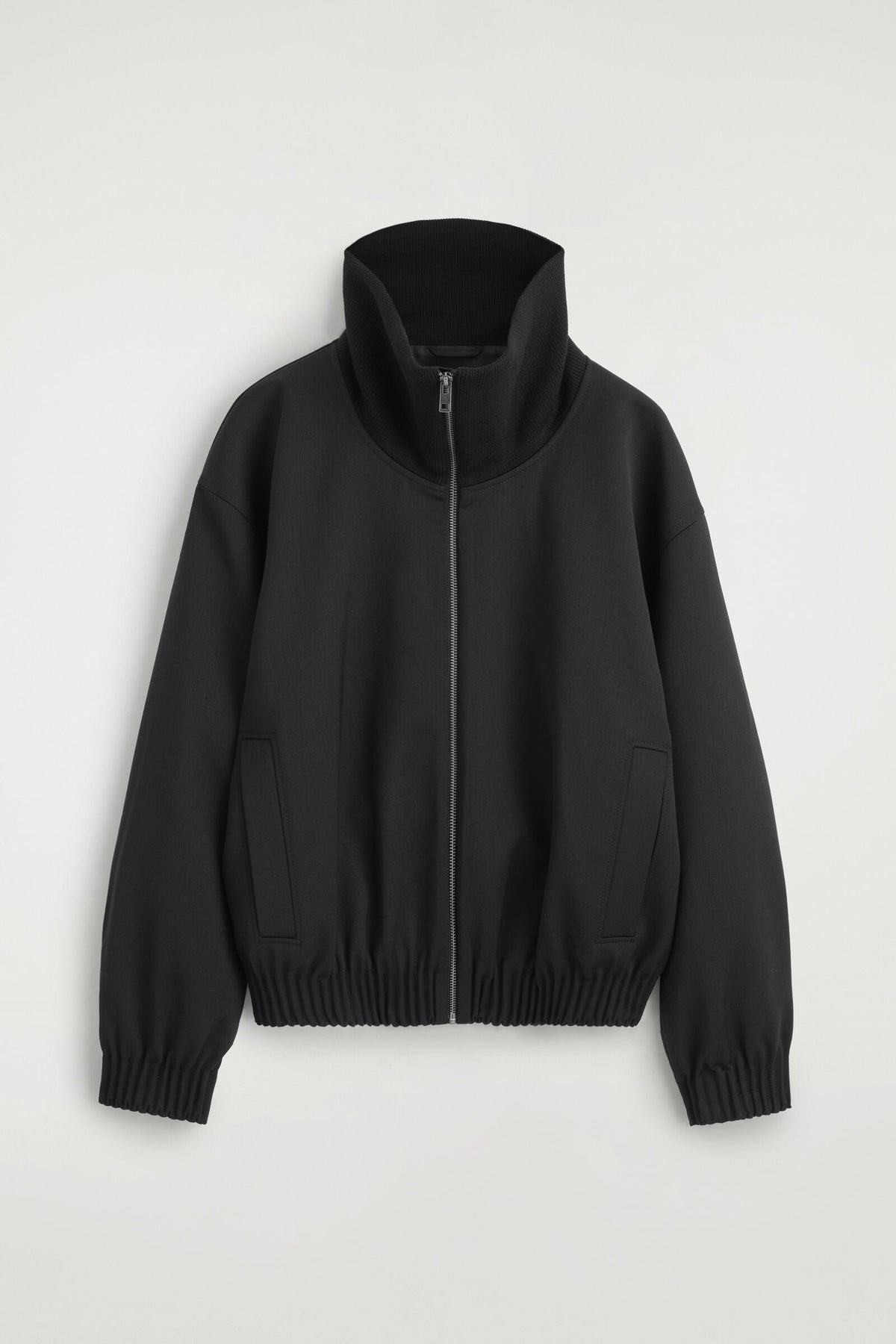CHAQUETA CON CUELLO ALTO - NEGRO | DescriptiveStillLife