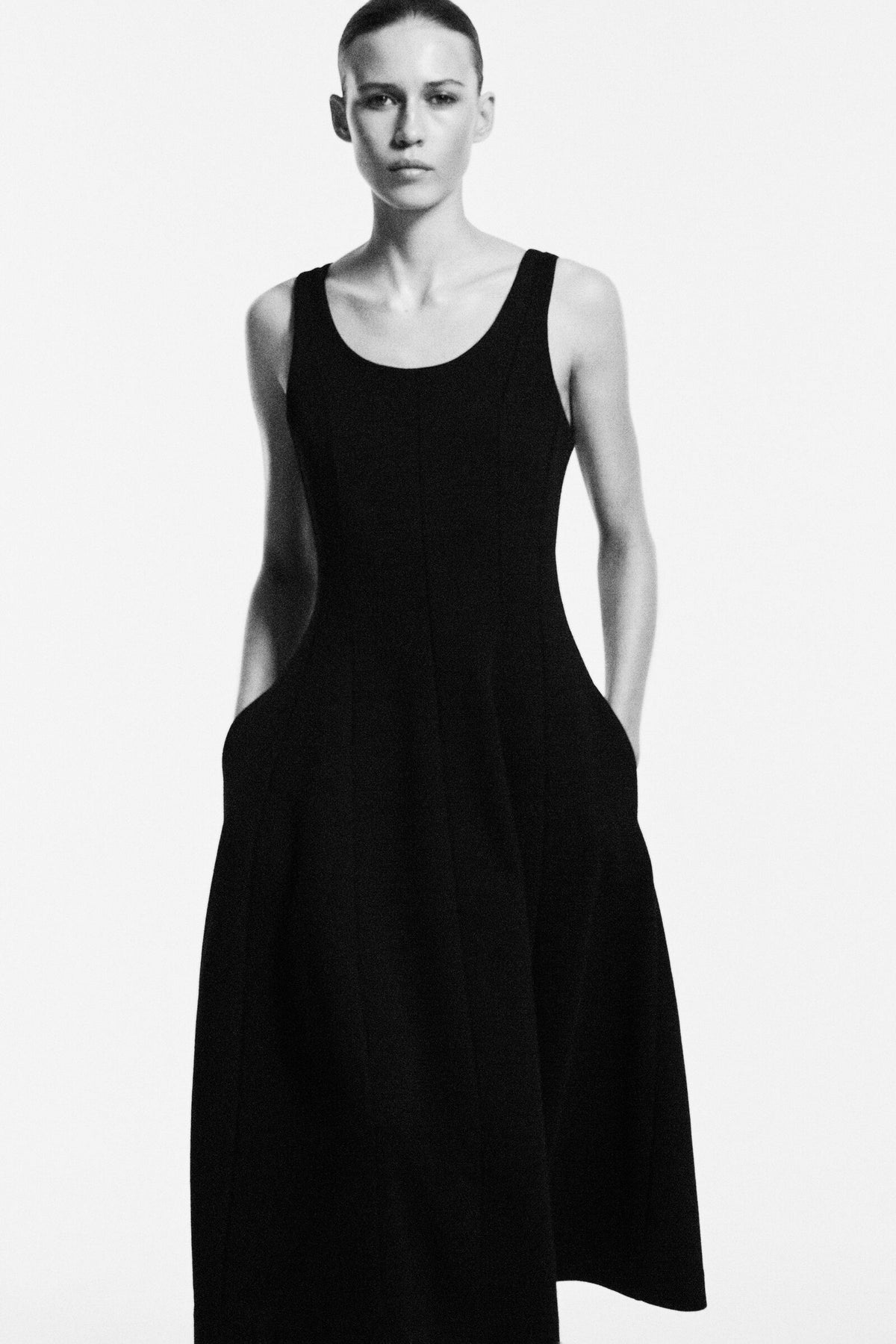 VESTIDO MIDI DE ALGODÓN ESCULPIDO - NEGRO - StillMedia/Environmental