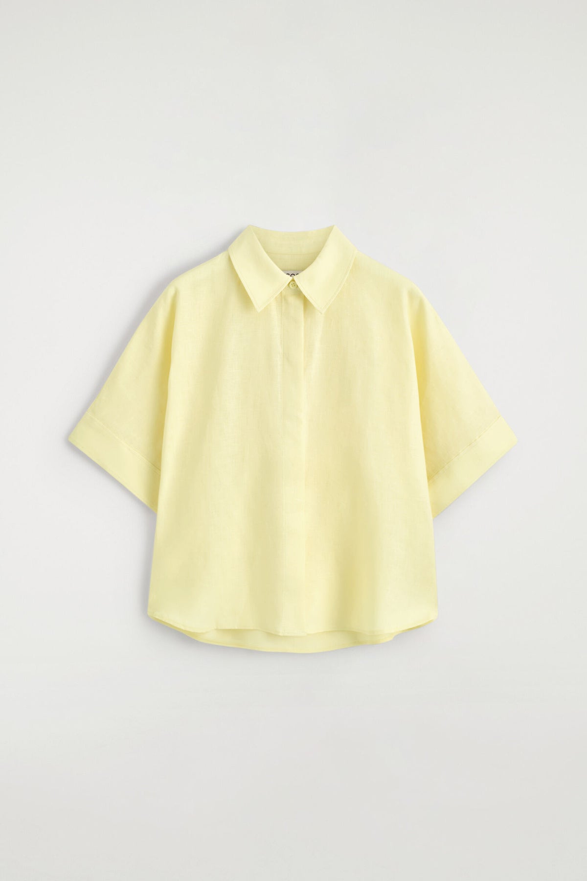 CAMISA DE LINO OVERSIZE DE MANGA CORTA - AMARILLO | DescriptiveStillLife