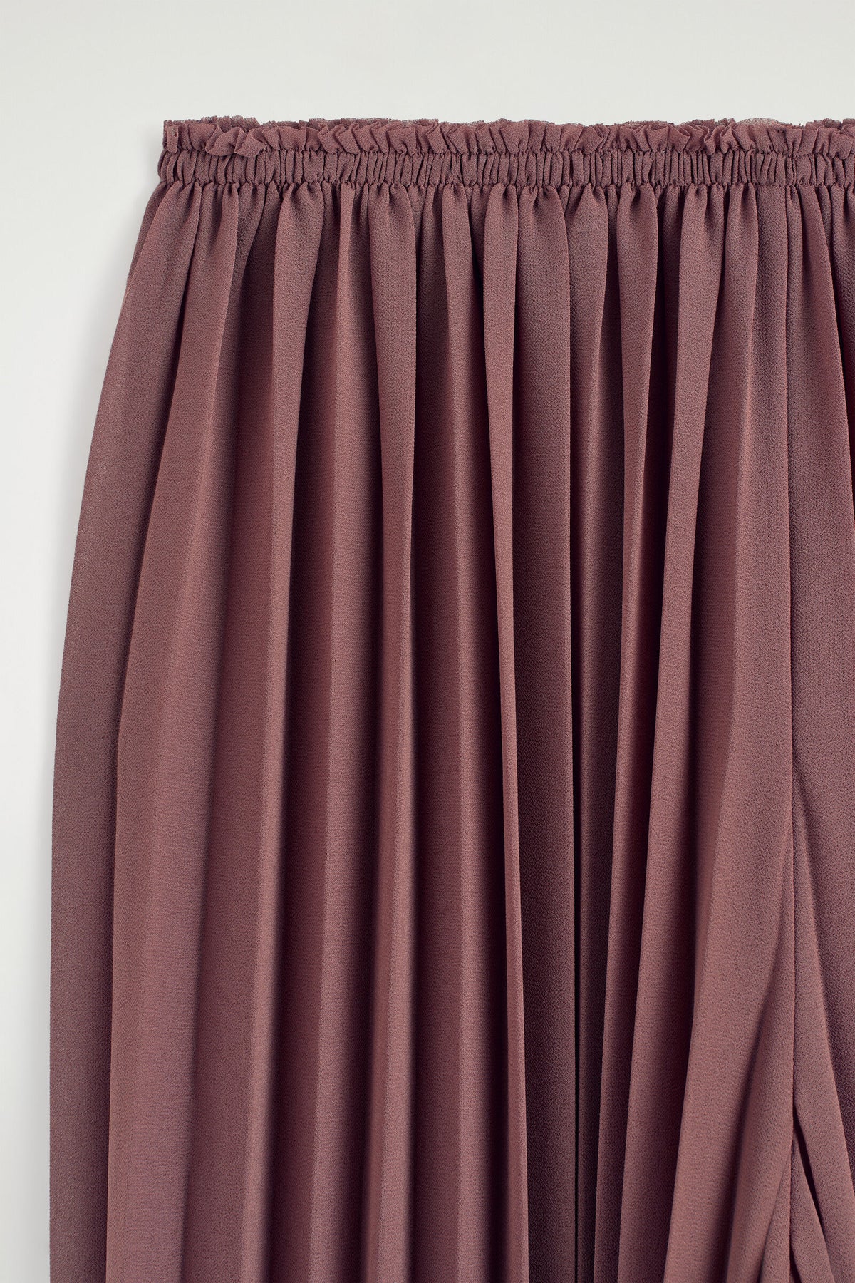 PANTALONES DE GEORGETTE PLISADOS - ÓXIDO | DescriptiveDetail