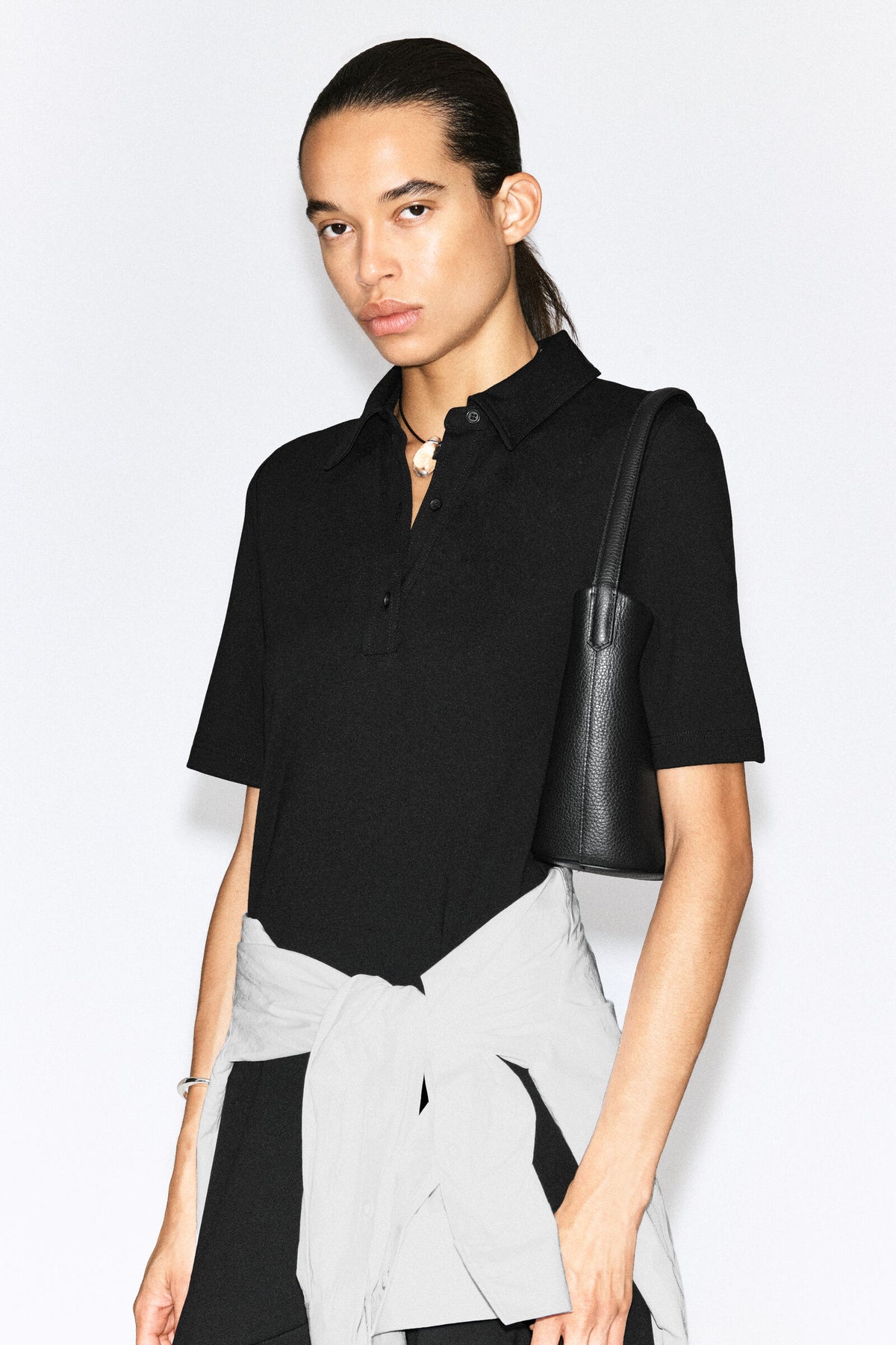 VESTIDO CAMISERO MIDI DE JERSEY ACAMPANADO - NEGRO