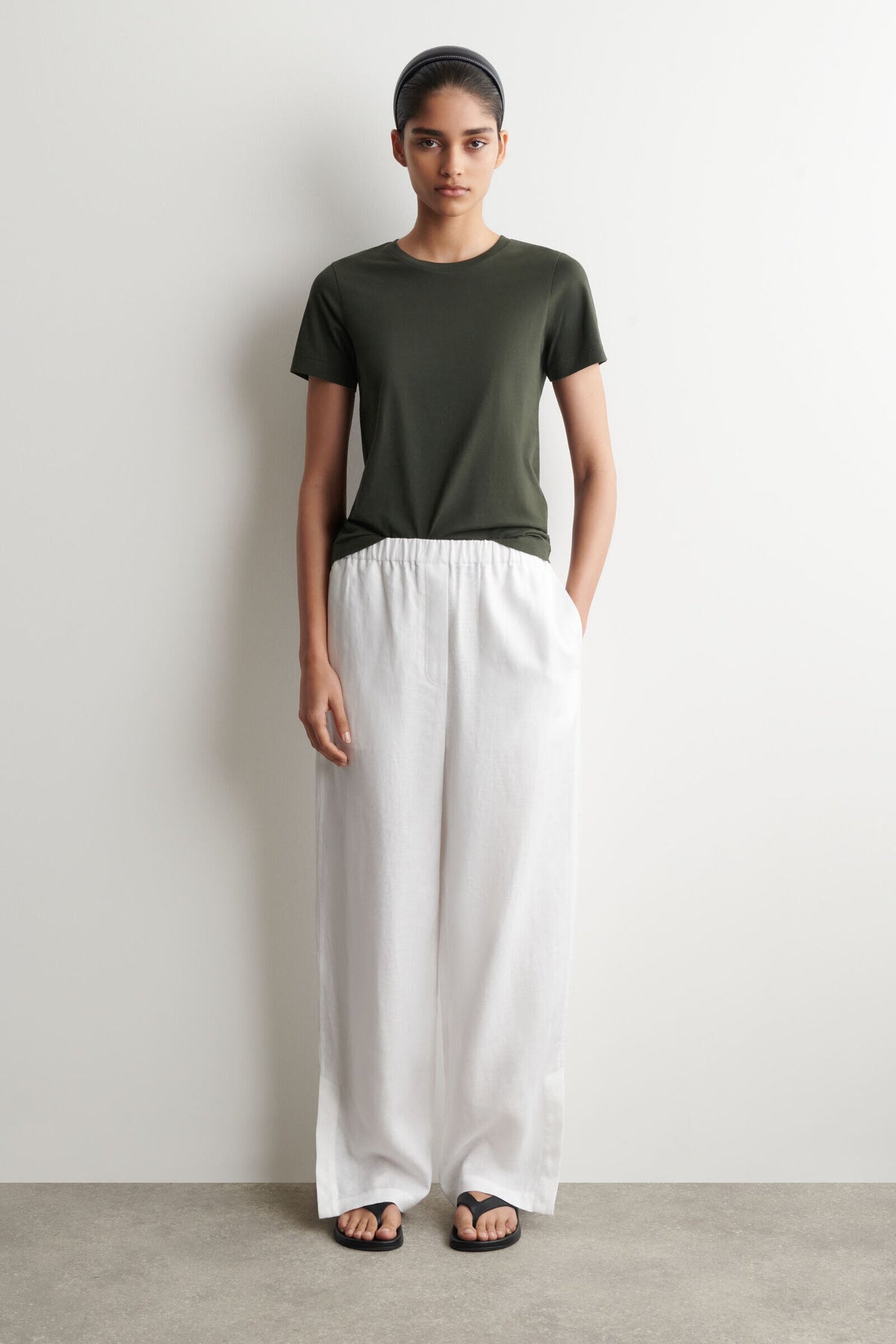 CAMISETA DE ALGODÓN CON CUELLO REDONDO - VERDE OSCURO