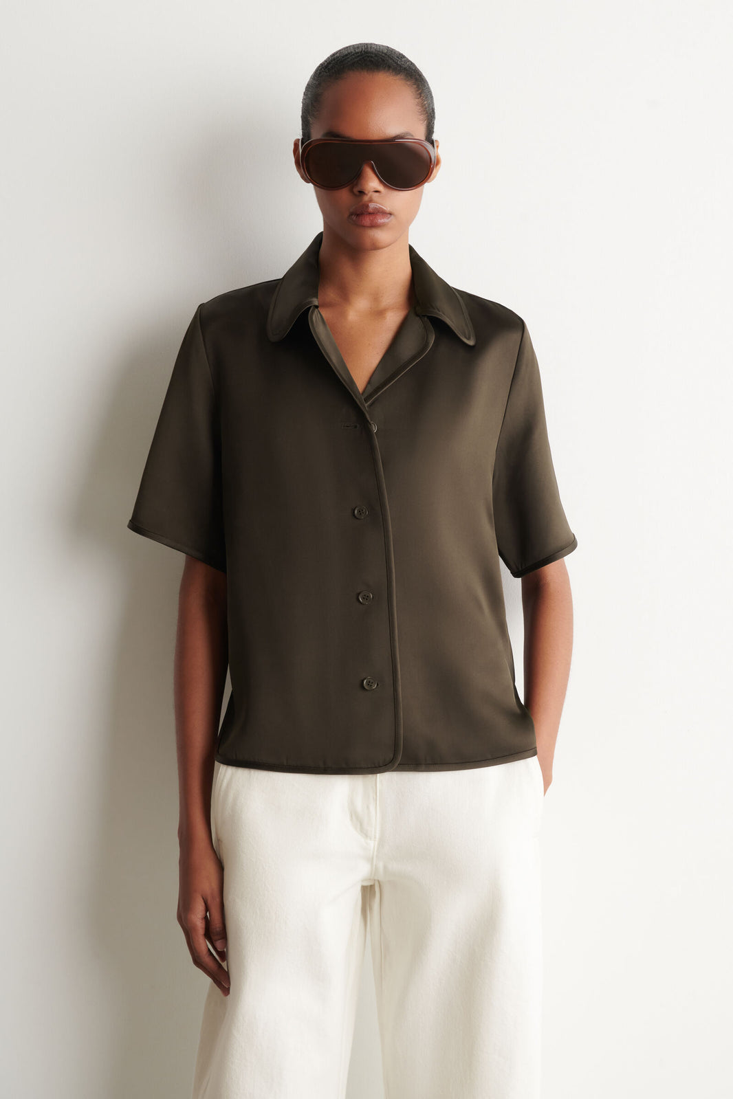 CAMISA DE SATÍN CON CONTRASTE - MARRÓN