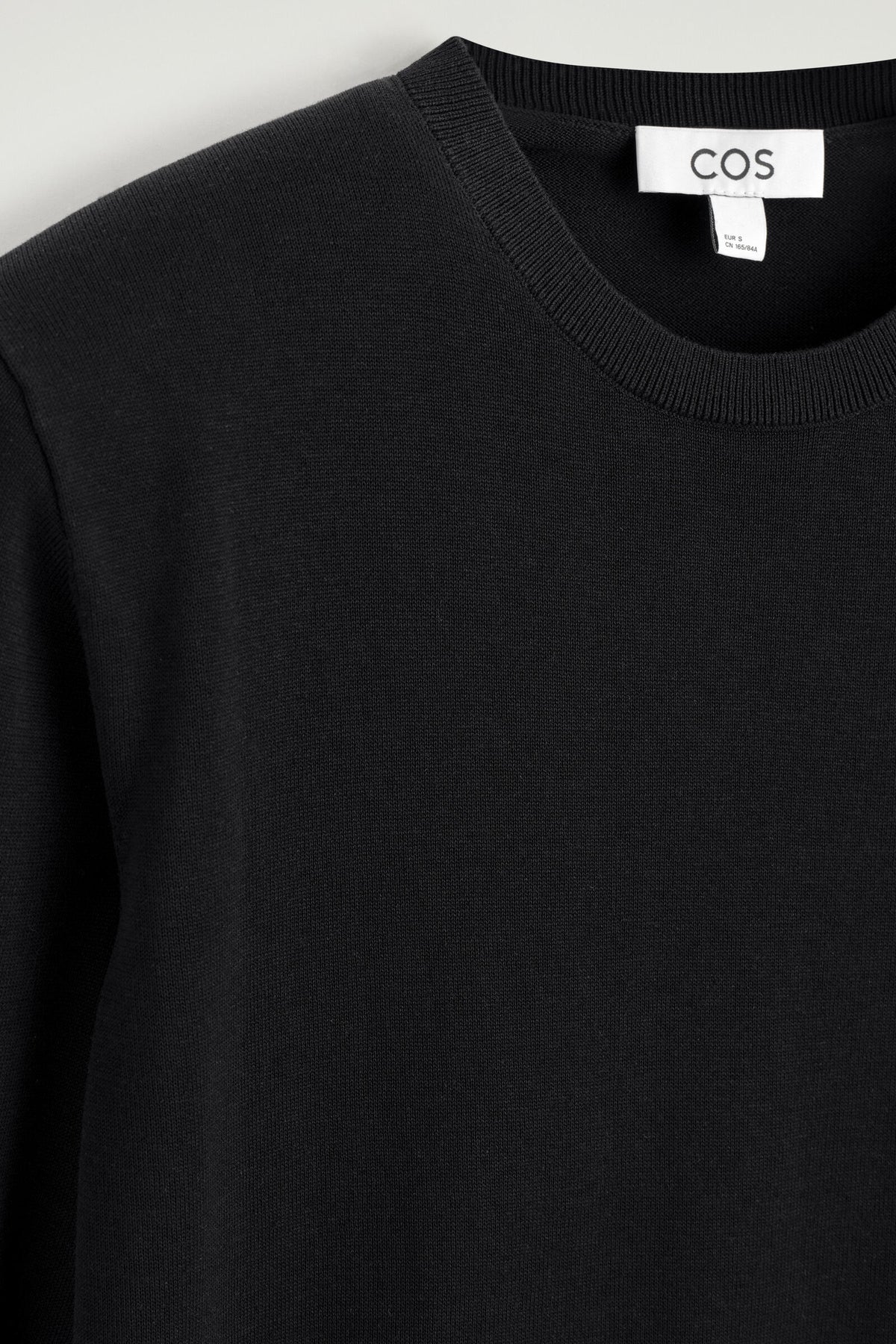 CAMISETA DE SEDA Y ALGODÓN CON HOMBROS ESCULTÓRICOS - NEGRO | DescriptiveDetail