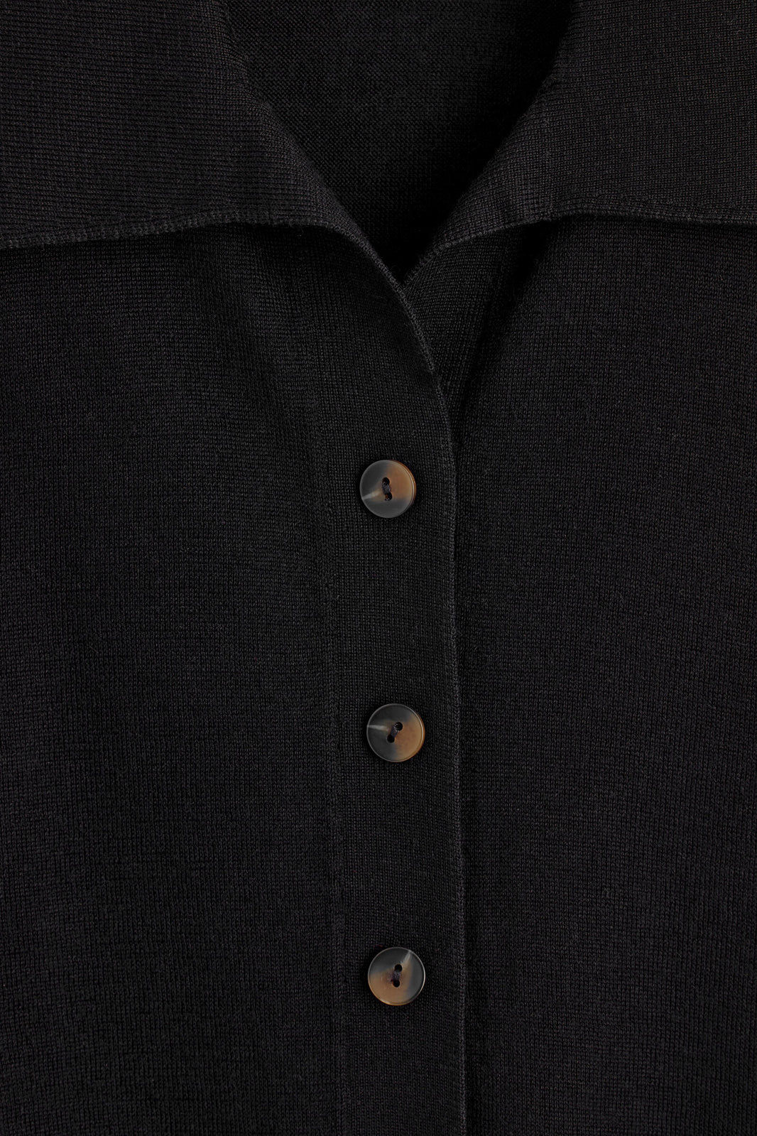 CAMISA DE LANA TEJIDA CON NUDO EN LA PARTE DELANTERA - NEGRO | DescriptiveDetail