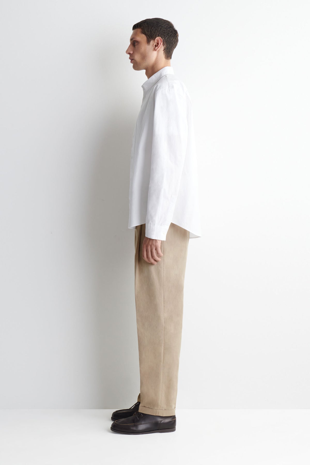 PANTALONES DE ALGODÓN DE CORTE RECTO Y AJUSTE REGULAR - BEIGE