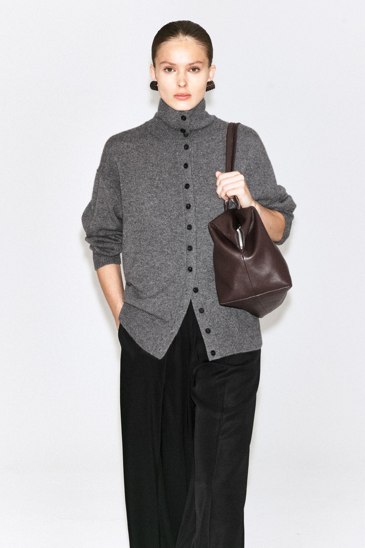 CÁRDIGAN DE CASHMERE ESCULPIDO CON CUELLO DE TUBO - GRIS MÉLANGE