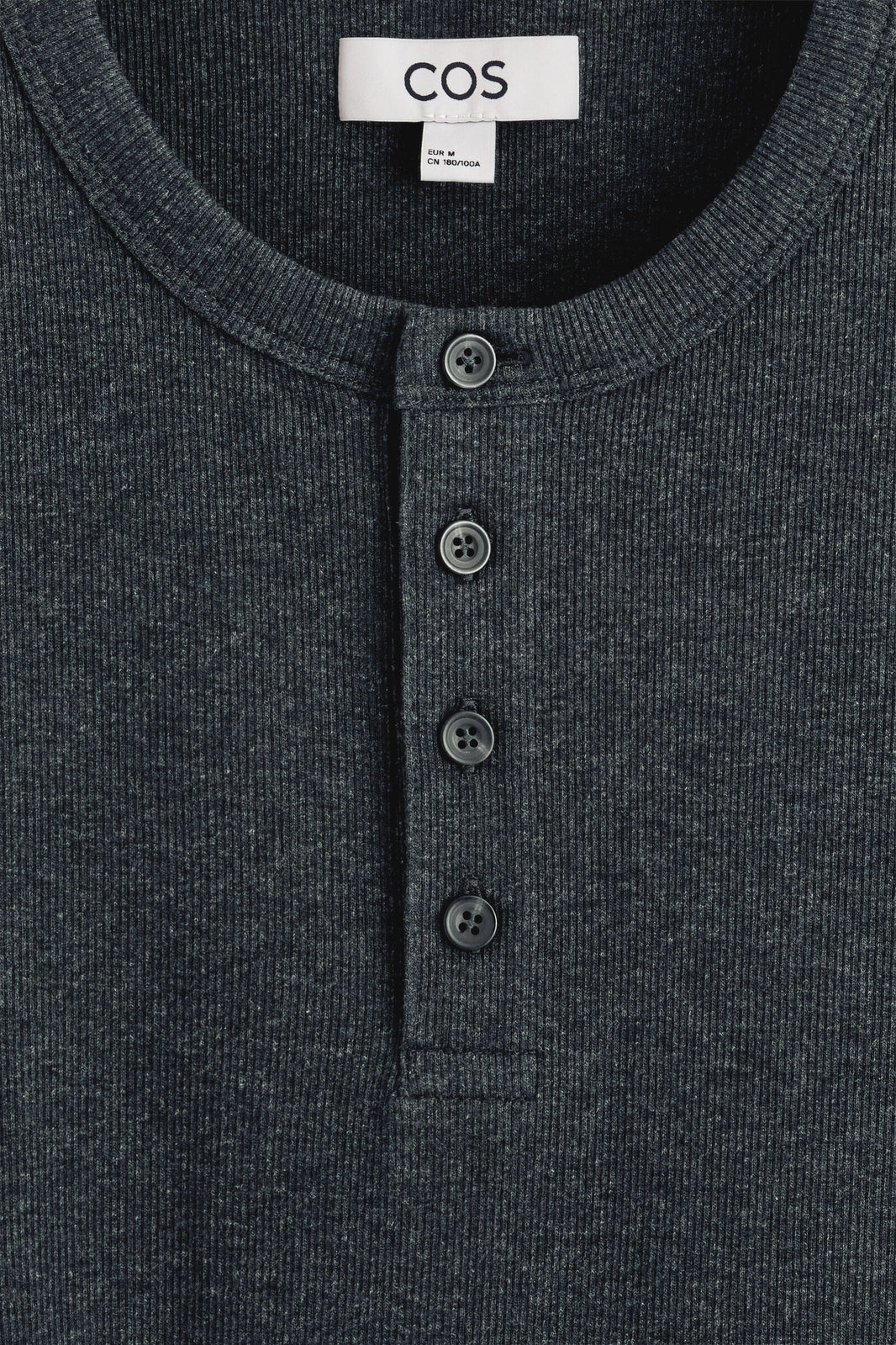CAMISETA HENLEY ACANALADA AJUSTADA - JASPEADO AZUL MARINO | DescriptiveDetail