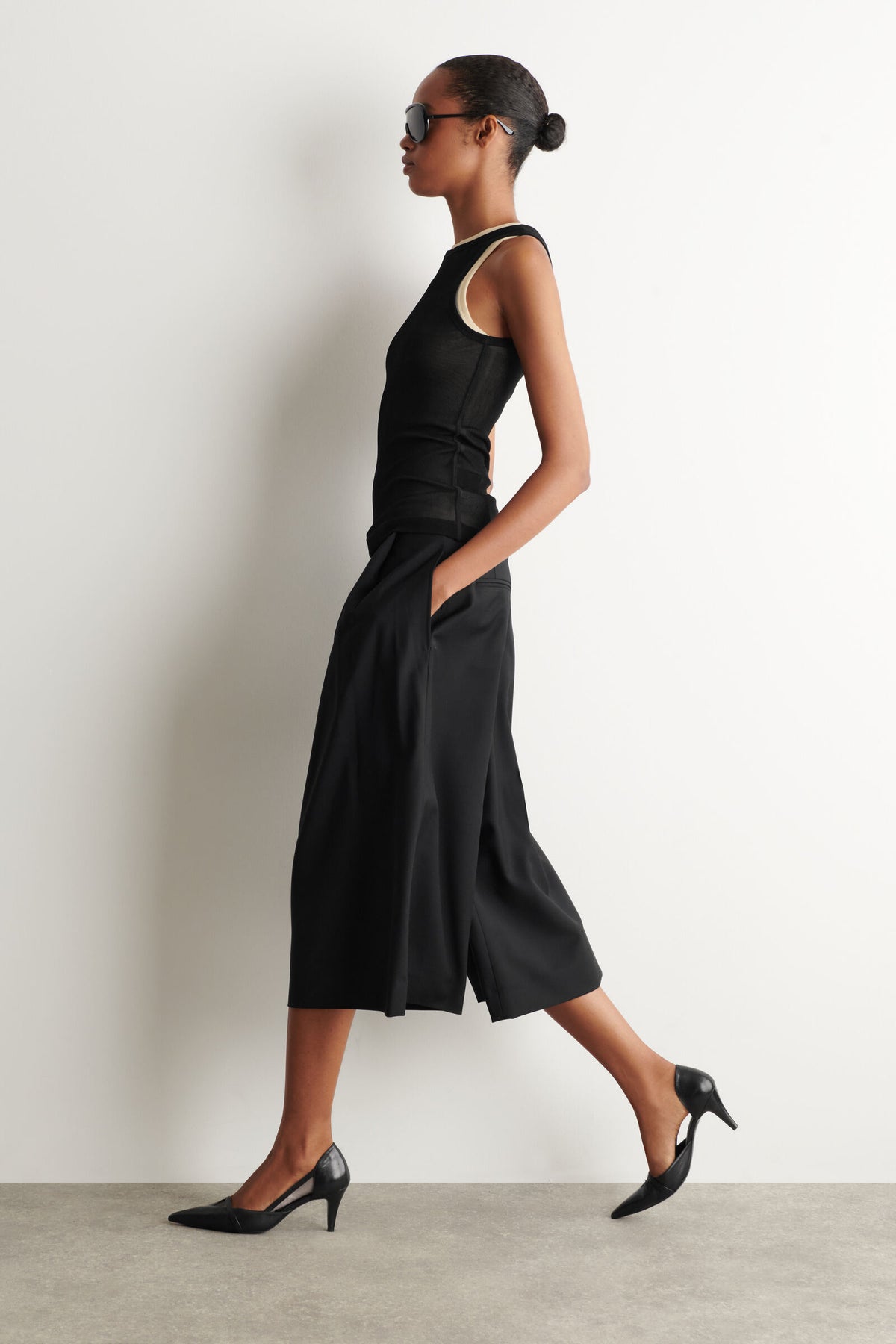 PANTALONES CULOTTE DE LANA PLISADA - NEGRO