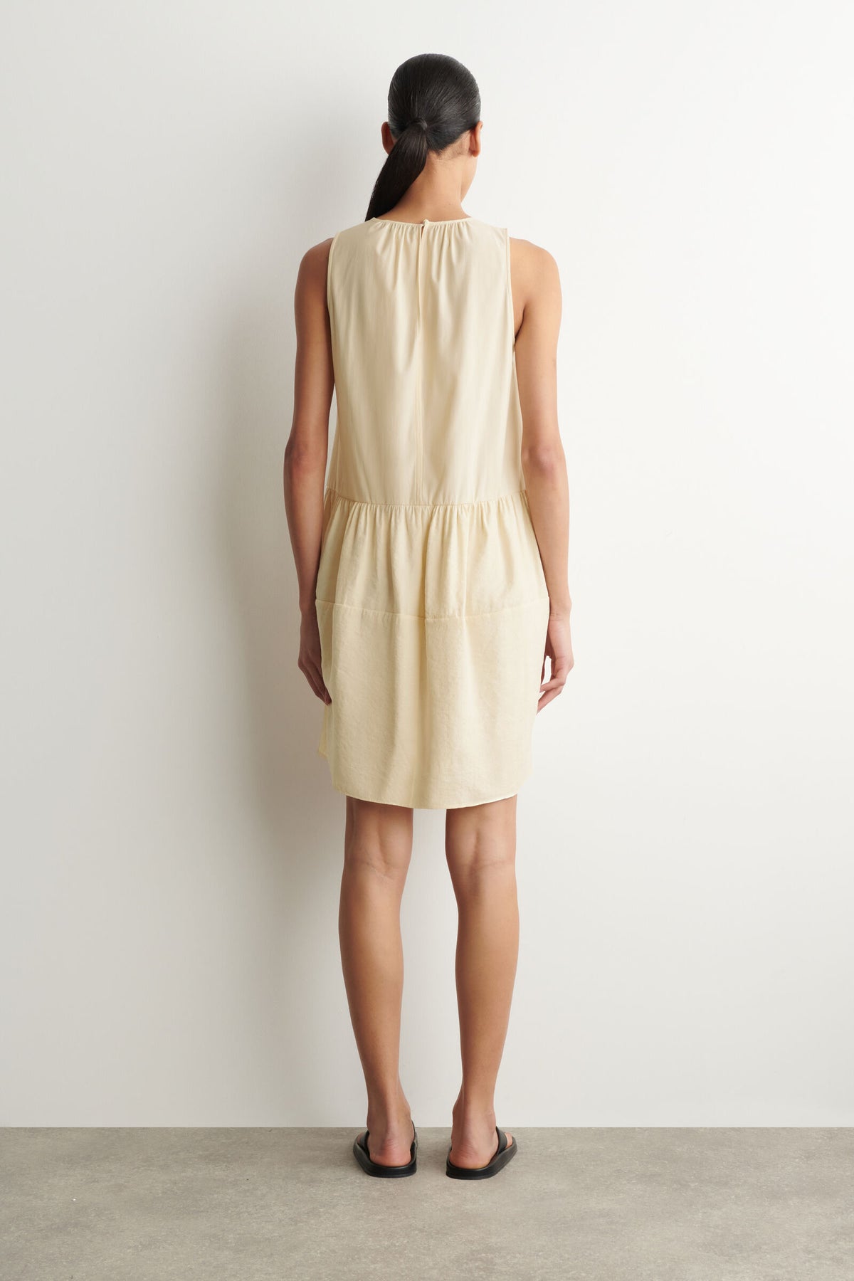 VESTIDO MINI CON PANELES - AMARILLO MANTEQUILLA - StillMedia/Lookbook
